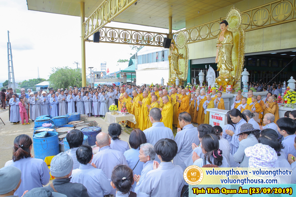 hinh-anh-cong-tu-chu-nhat-ngay-22-09-2019-chua-quan-the-am-duc-trong-lam-dong-20.jpg