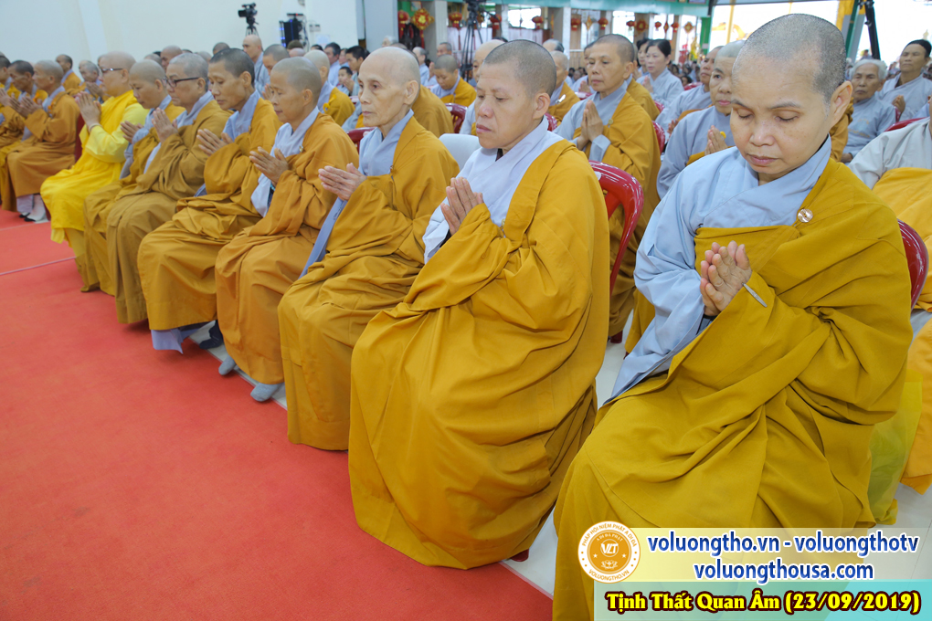 hinh-anh-cong-tu-chu-nhat-ngay-22-09-2019-chua-quan-the-am-duc-trong-lam-dong-3.jpg
