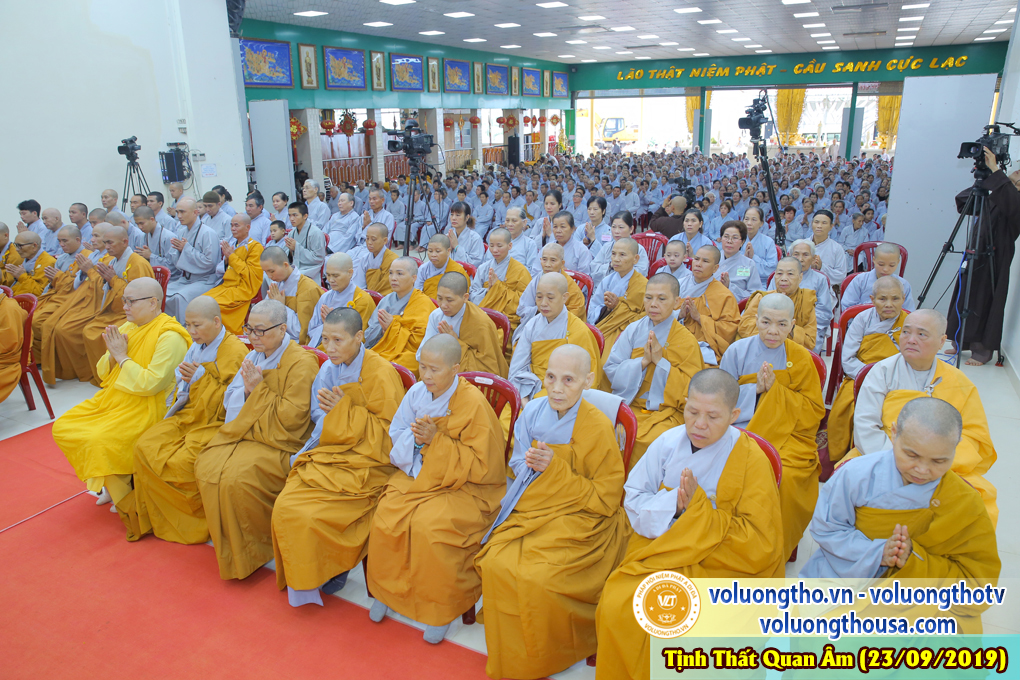 hinh-anh-cong-tu-chu-nhat-ngay-22-09-2019-chua-quan-the-am-duc-trong-lam-dong-4.jpg