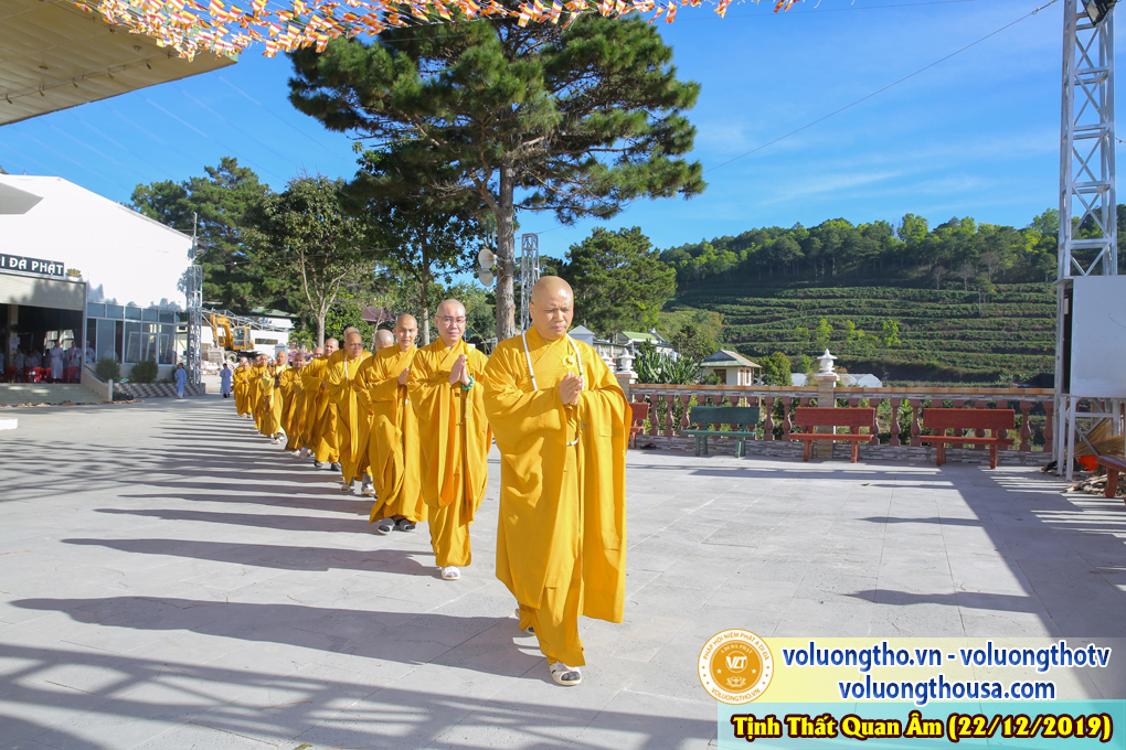hinh-anh-cong-tu-chu-nhat-ngay-22-12-2019-chua-quan-the-am-duc-trong-lam-dong-1.jpg