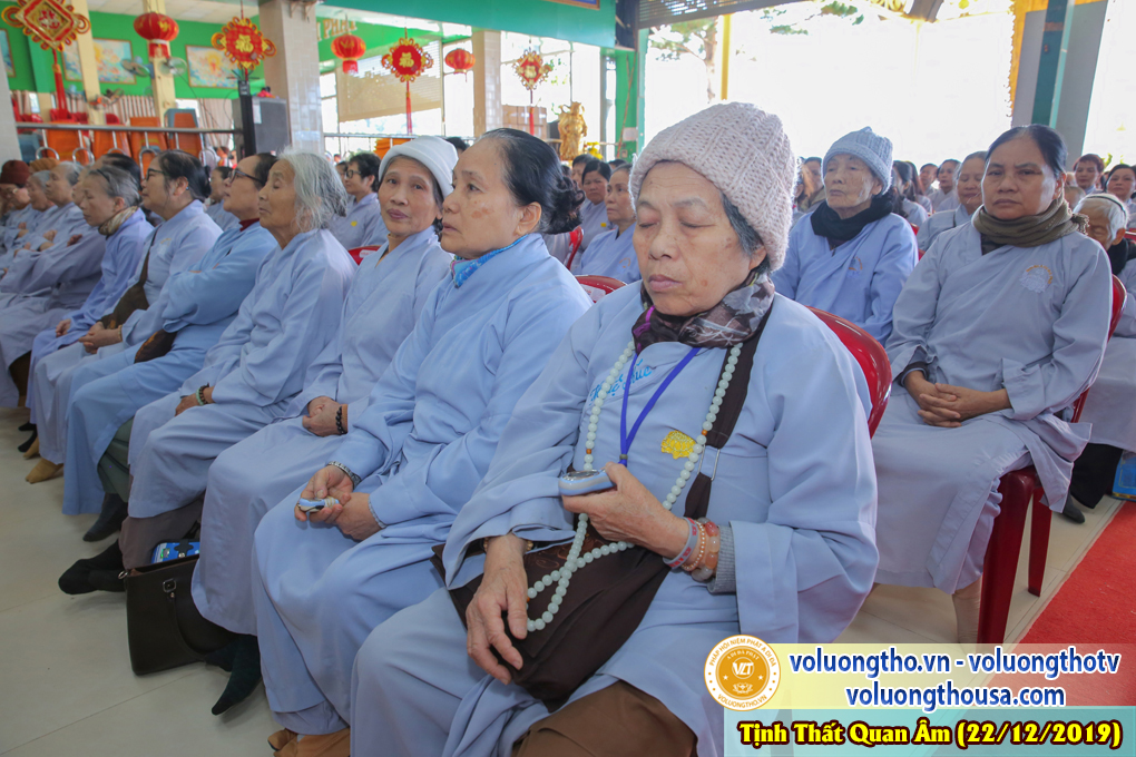 hinh-anh-cong-tu-chu-nhat-ngay-22-12-2019-chua-quan-the-am-duc-trong-lam-dong-14.jpg