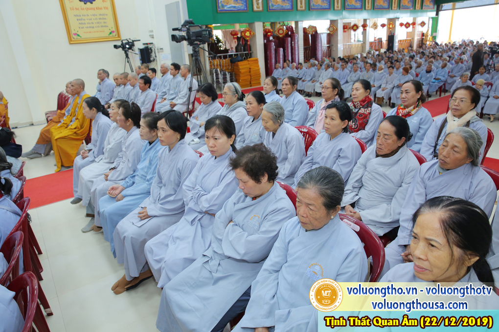 hinh-anh-cong-tu-chu-nhat-ngay-22-12-2019-chua-quan-the-am-duc-trong-lam-dong-19.jpg