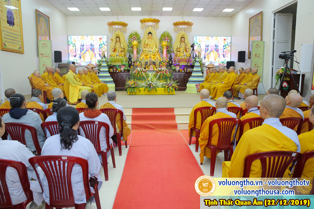hinh-anh-cong-tu-chu-nhat-ngay-22-12-2019-chua-quan-the-am-duc-trong-lam-dong-20.jpg