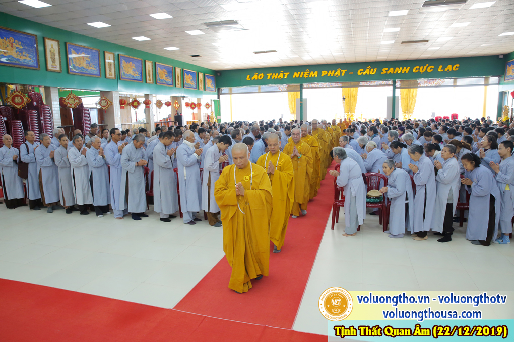 hinh-anh-cong-tu-chu-nhat-ngay-22-12-2019-chua-quan-the-am-duc-trong-lam-dong-23.jpg