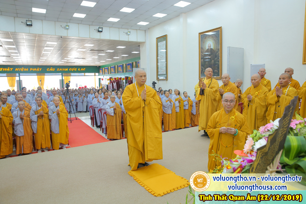 hinh-anh-cong-tu-chu-nhat-ngay-22-12-2019-chua-quan-the-am-duc-trong-lam-dong-26.jpg