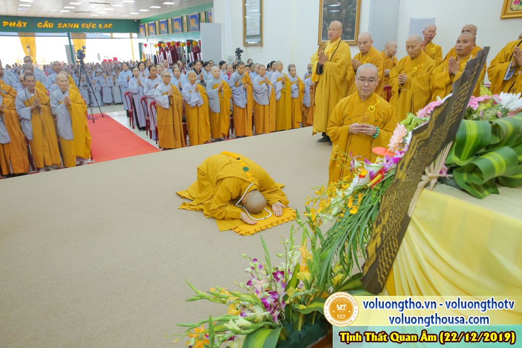 hinh-anh-cong-tu-chu-nhat-ngay-22-12-2019-chua-quan-the-am-duc-trong-lam-dong-27.jpg