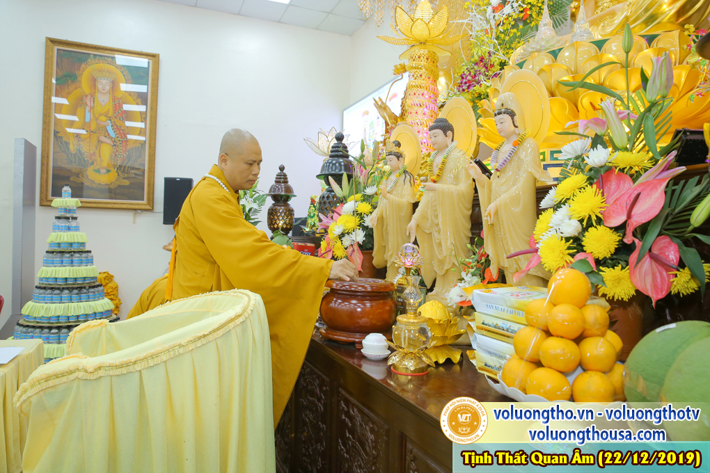 hinh-anh-cong-tu-chu-nhat-ngay-22-12-2019-chua-quan-the-am-duc-trong-lam-dong-30.jpg
