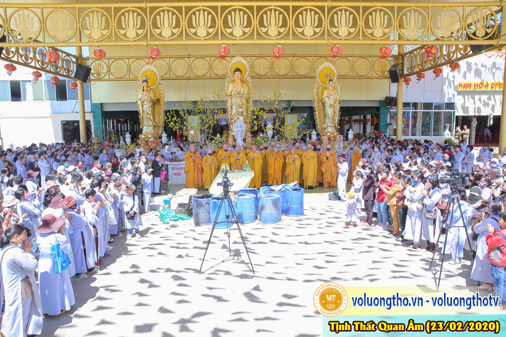 hinh-anh-cong-tu-chu-nhat-ngay-23-02-2020-chua-quan-the-am-duc-trong-lam-dong-24.jpg