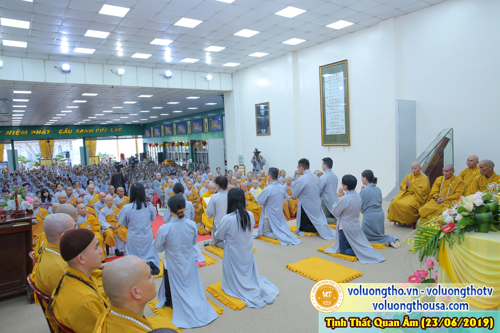 hinh-anh-cong-tu-chu-nhat-ngay-23-06-2019-chua-quan-the-am-duc-trong-lam-dong-10.jpg