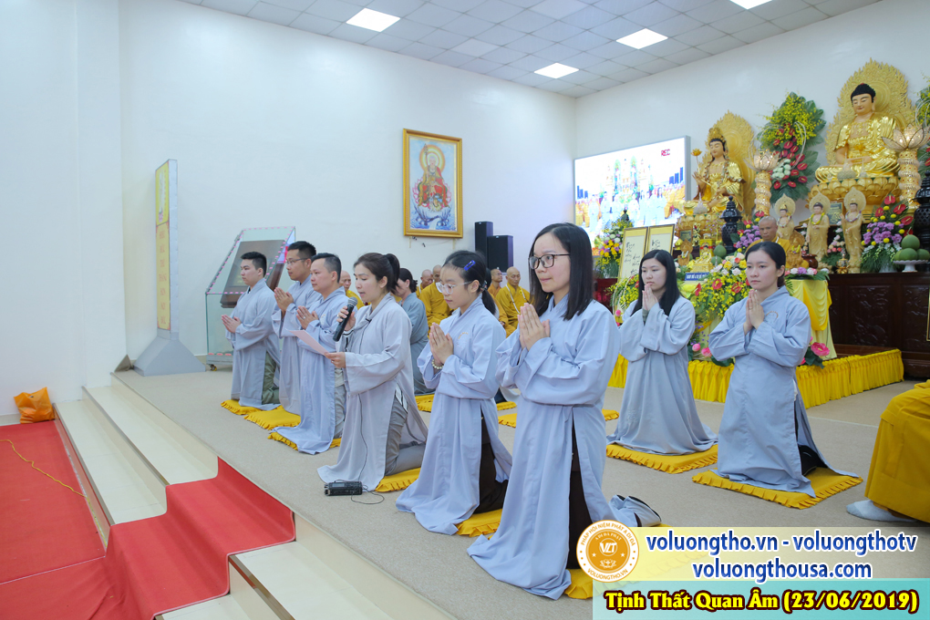 hinh-anh-cong-tu-chu-nhat-ngay-23-06-2019-chua-quan-the-am-duc-trong-lam-dong-11.jpg