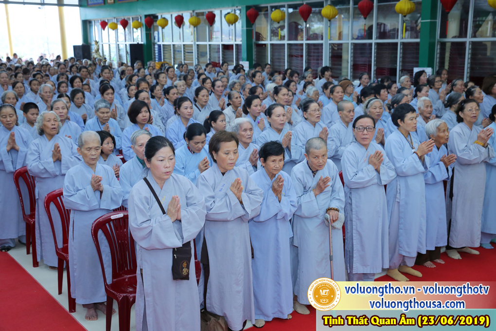 hinh-anh-cong-tu-chu-nhat-ngay-23-06-2019-chua-quan-the-am-duc-trong-lam-dong-2.jpg
