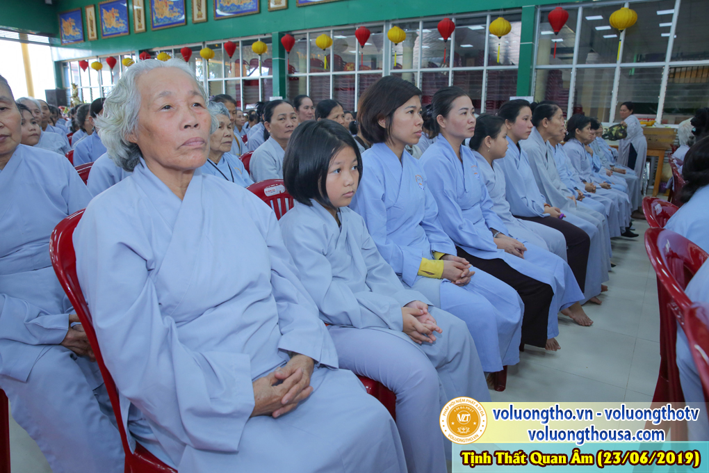 hinh-anh-cong-tu-chu-nhat-ngay-23-06-2019-chua-quan-the-am-duc-trong-lam-dong-20.jpg