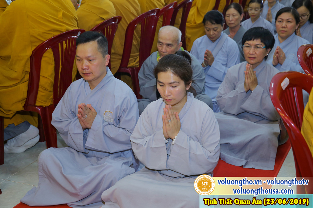 hinh-anh-cong-tu-chu-nhat-ngay-23-06-2019-chua-quan-the-am-duc-trong-lam-dong-28.jpg