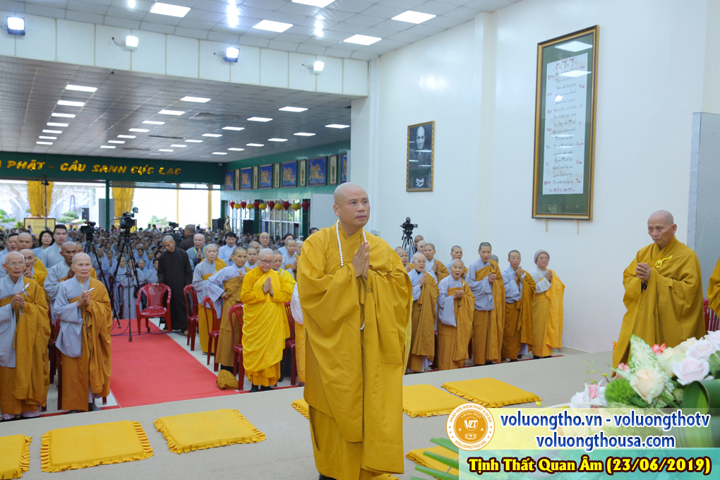 hinh-anh-cong-tu-chu-nhat-ngay-23-06-2019-chua-quan-the-am-duc-trong-lam-dong-33.jpg