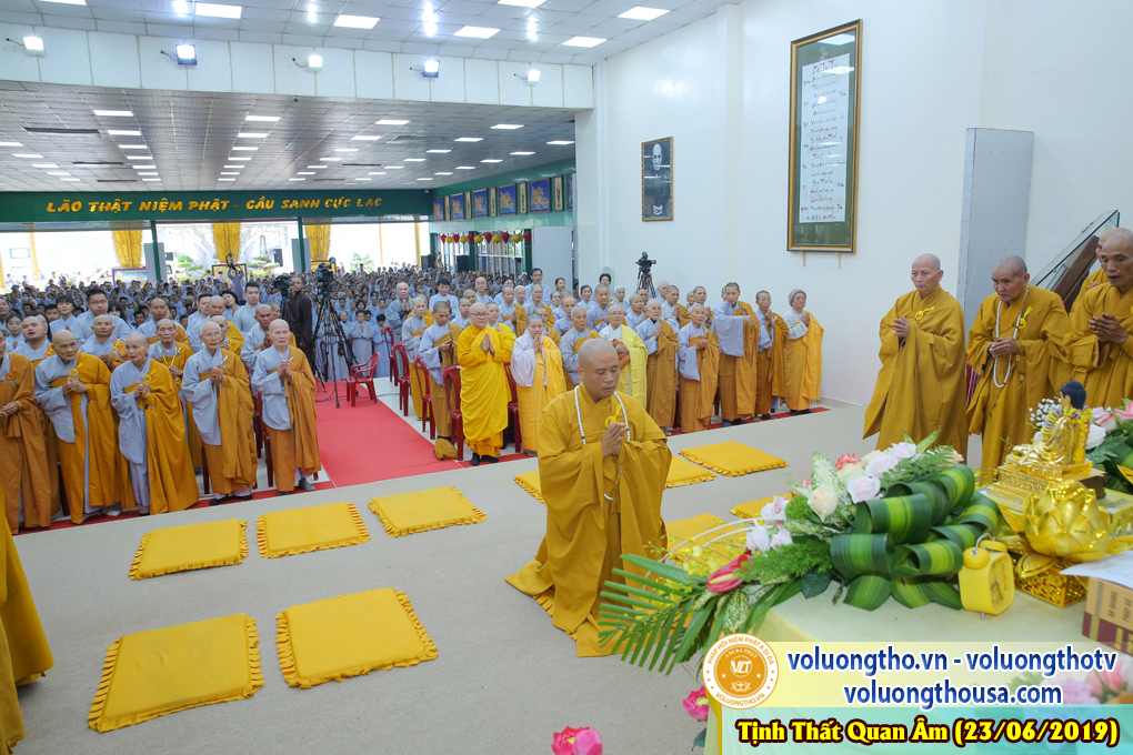 hinh-anh-cong-tu-chu-nhat-ngay-23-06-2019-chua-quan-the-am-duc-trong-lam-dong-34.jpg