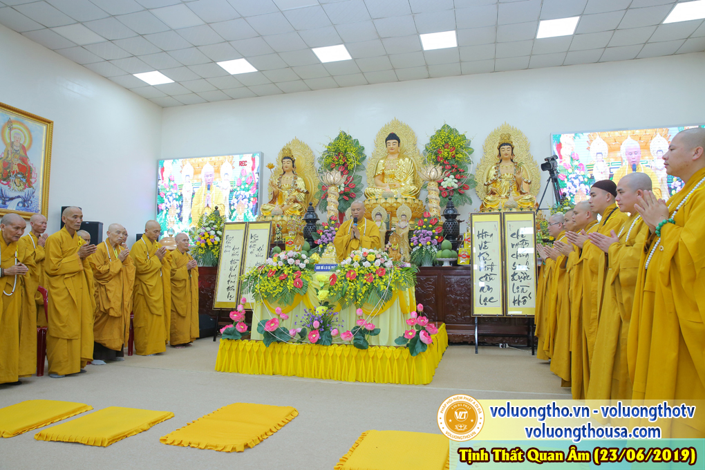hinh-anh-cong-tu-chu-nhat-ngay-23-06-2019-chua-quan-the-am-duc-trong-lam-dong-36.jpg