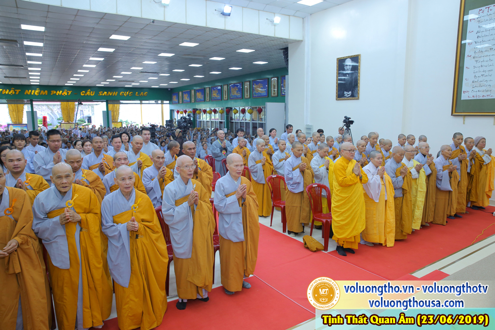 hinh-anh-cong-tu-chu-nhat-ngay-23-06-2019-chua-quan-the-am-duc-trong-lam-dong-37.jpg