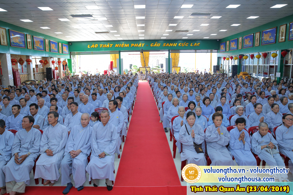 hinh-anh-cong-tu-chu-nhat-ngay-23-06-2019-chua-quan-the-am-duc-trong-lam-dong-6.jpg