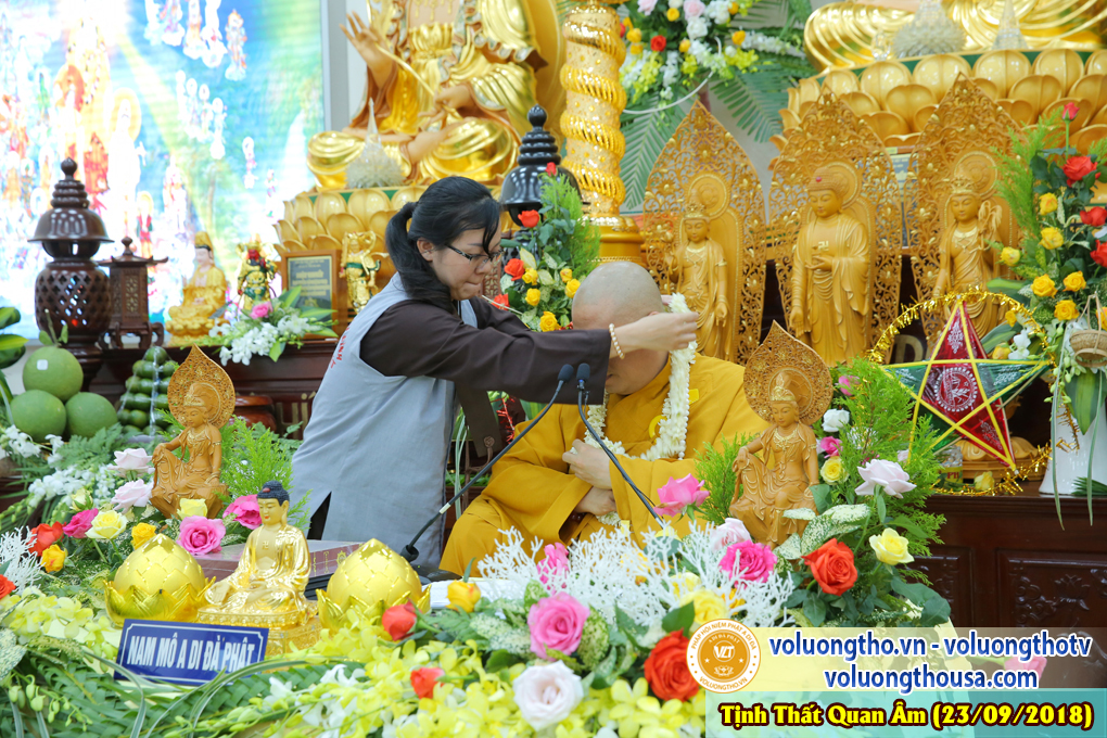 hinh-anh-cong-tu-chu-nhat-ngay-23-09-2018-chua-quan-the-am-duc-trong-lam-dong-15.jpg
