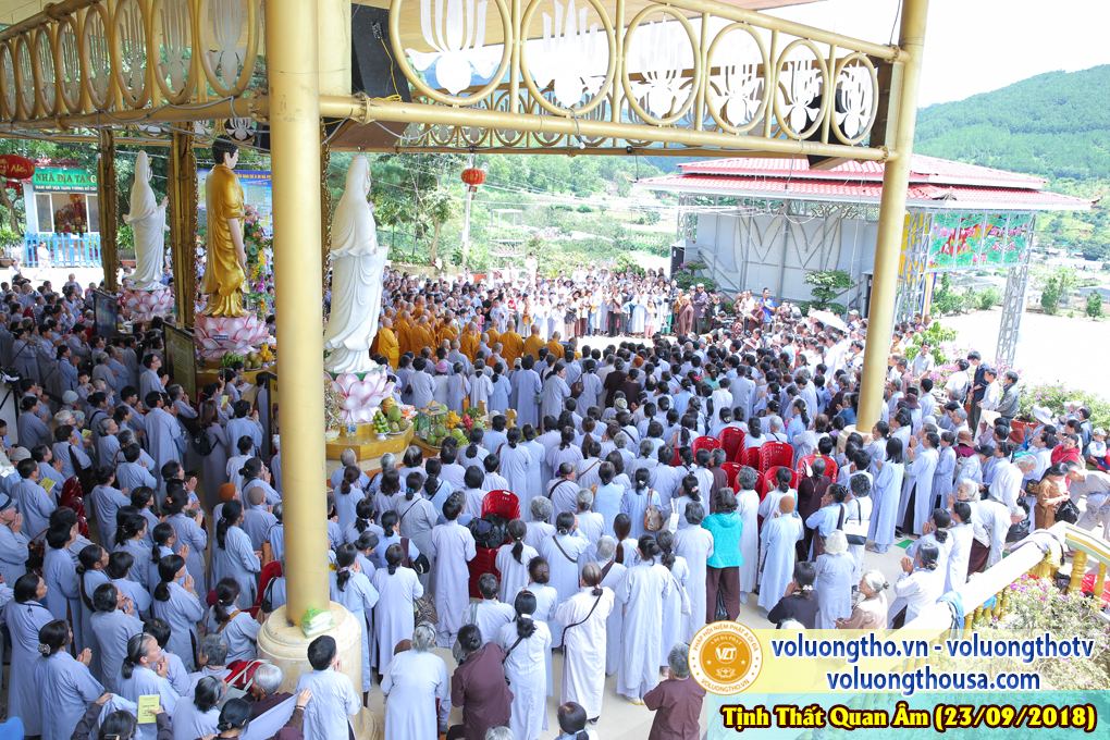 hinh-anh-cong-tu-chu-nhat-ngay-23-09-2018-chua-quan-the-am-duc-trong-lam-dong-21.jpg