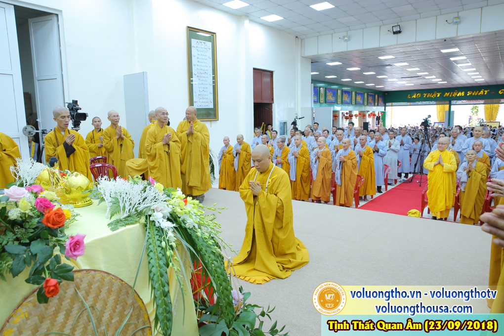 hinh-anh-cong-tu-chu-nhat-ngay-23-09-2018-chua-quan-the-am-duc-trong-lam-dong-25.jpg