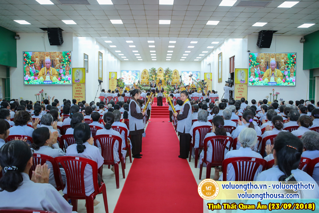 hinh-anh-cong-tu-chu-nhat-ngay-23-09-2018-chua-quan-the-am-duc-trong-lam-dong-3.jpg