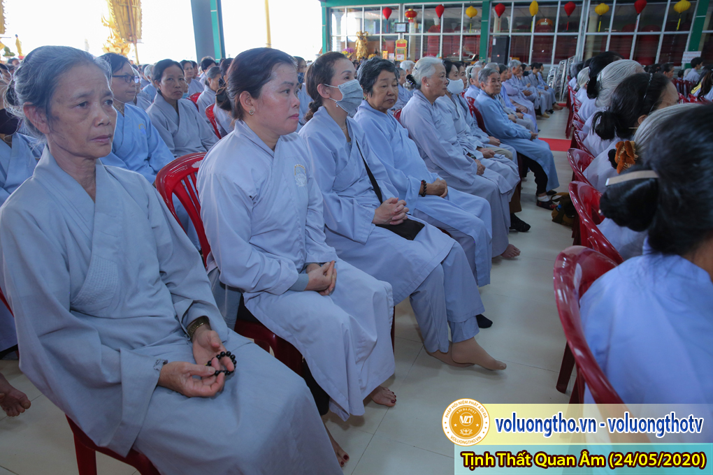 hinh-anh-cong-tu-chu-nhat-ngay-24-05-2020-chua-quan-the-am-duc-trong-lam-dong-14.jpg