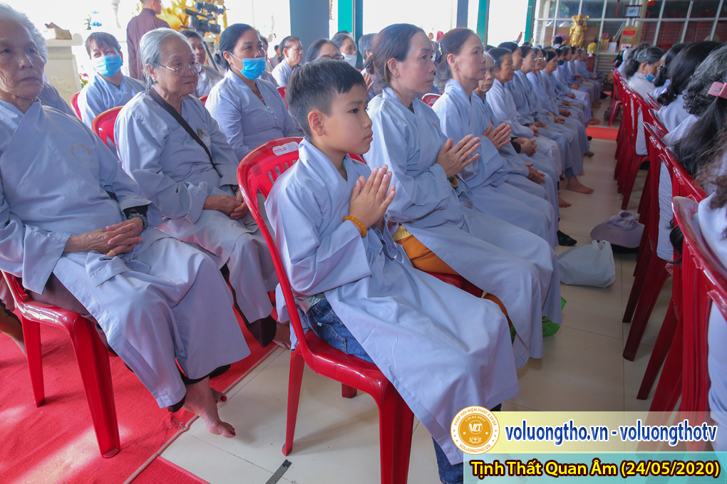 hinh-anh-cong-tu-chu-nhat-ngay-24-05-2020-chua-quan-the-am-duc-trong-lam-dong-16.jpg