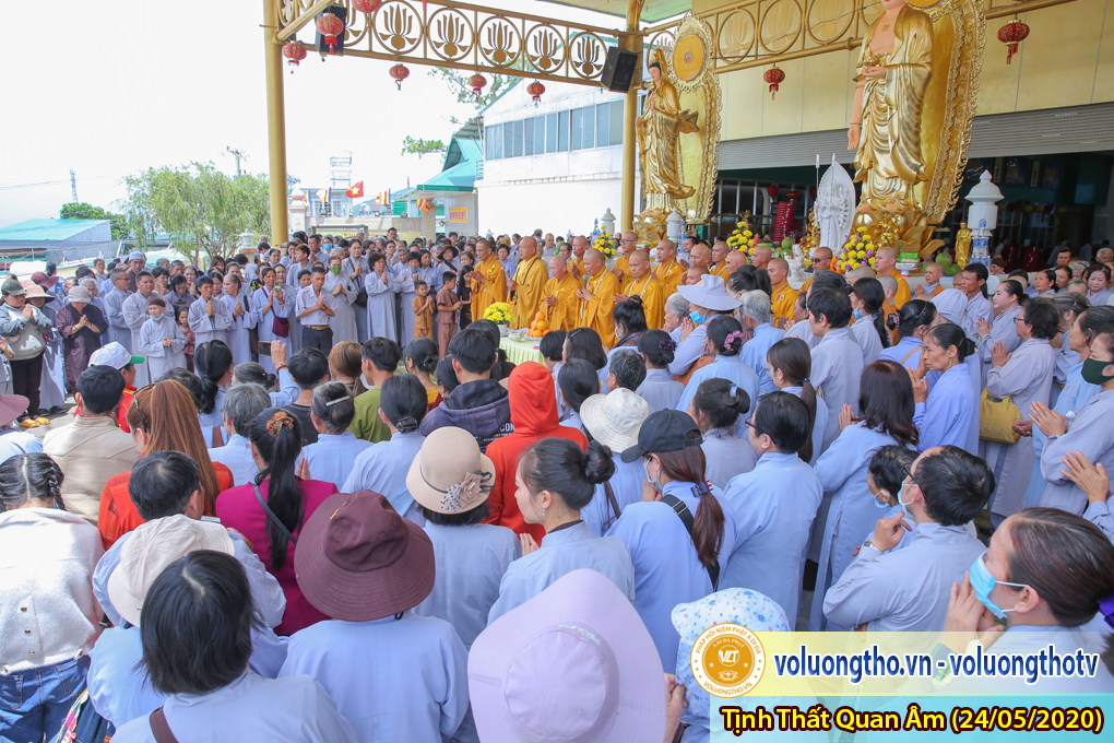 hinh-anh-cong-tu-chu-nhat-ngay-24-05-2020-chua-quan-the-am-duc-trong-lam-dong-26.jpg