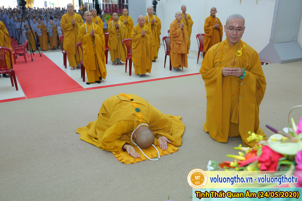 hinh-anh-cong-tu-chu-nhat-ngay-24-05-2020-chua-quan-the-am-duc-trong-lam-dong-28.jpg