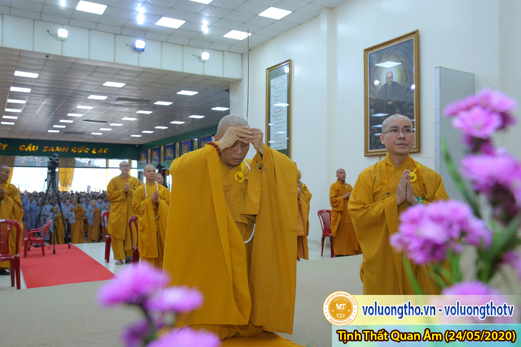 hinh-anh-cong-tu-chu-nhat-ngay-24-05-2020-chua-quan-the-am-duc-trong-lam-dong-29.jpg