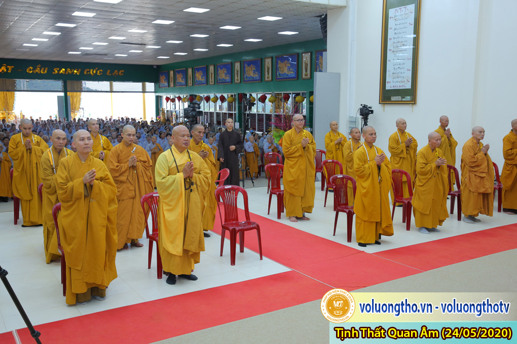 hinh-anh-cong-tu-chu-nhat-ngay-24-05-2020-chua-quan-the-am-duc-trong-lam-dong-30.jpg