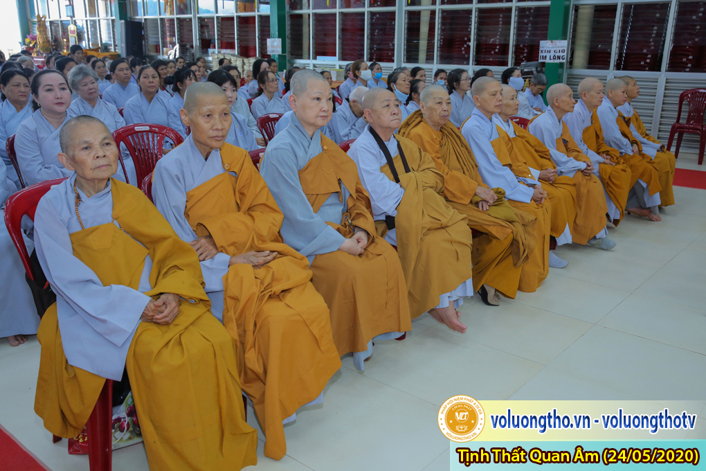 hinh-anh-cong-tu-chu-nhat-ngay-24-05-2020-chua-quan-the-am-duc-trong-lam-dong-6.jpg