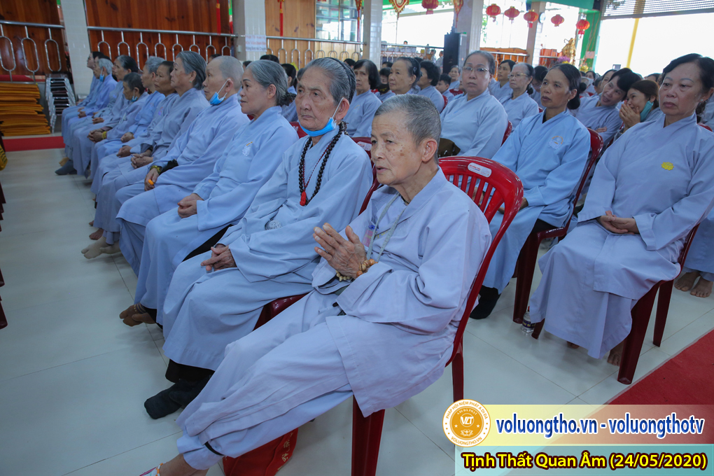 hinh-anh-cong-tu-chu-nhat-ngay-24-05-2020-chua-quan-the-am-duc-trong-lam-dong-7.jpg