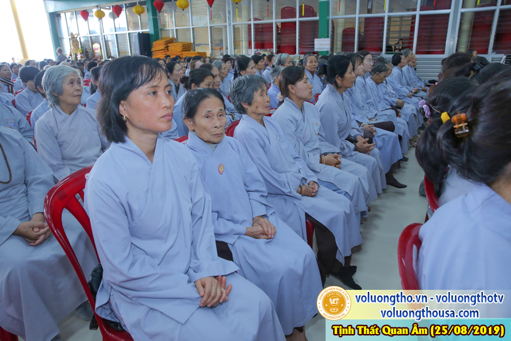 hinh-anh-cong-tu-chu-nhat-ngay-25-08-2019-chua-quan-the-am-duc-trong-lam-dong-19.jpg