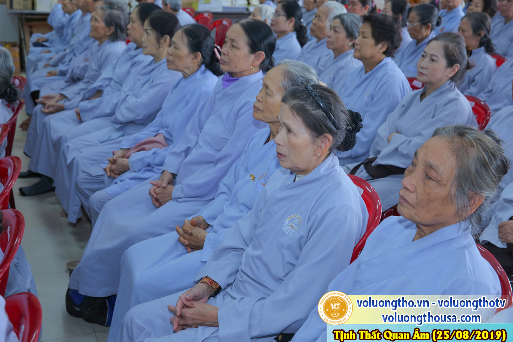 hinh-anh-cong-tu-chu-nhat-ngay-25-08-2019-chua-quan-the-am-duc-trong-lam-dong-20.jpg