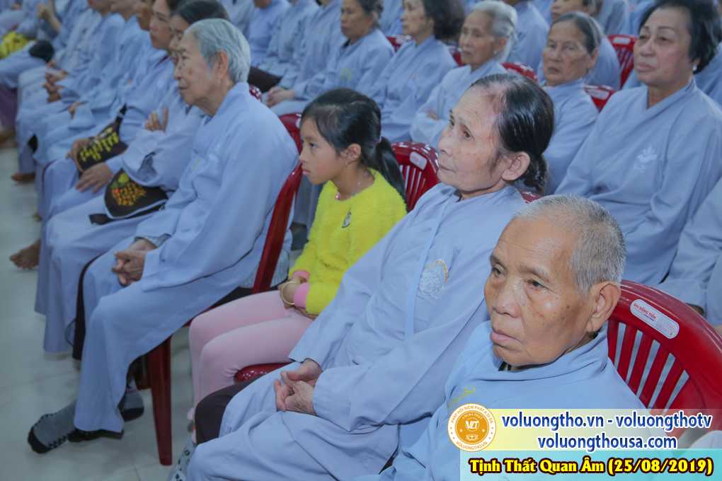hinh-anh-cong-tu-chu-nhat-ngay-25-08-2019-chua-quan-the-am-duc-trong-lam-dong-22.jpg
