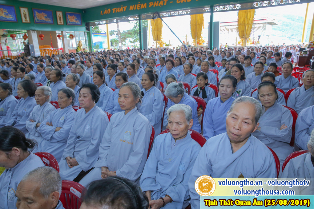 hinh-anh-cong-tu-chu-nhat-ngay-25-08-2019-chua-quan-the-am-duc-trong-lam-dong-24.jpg