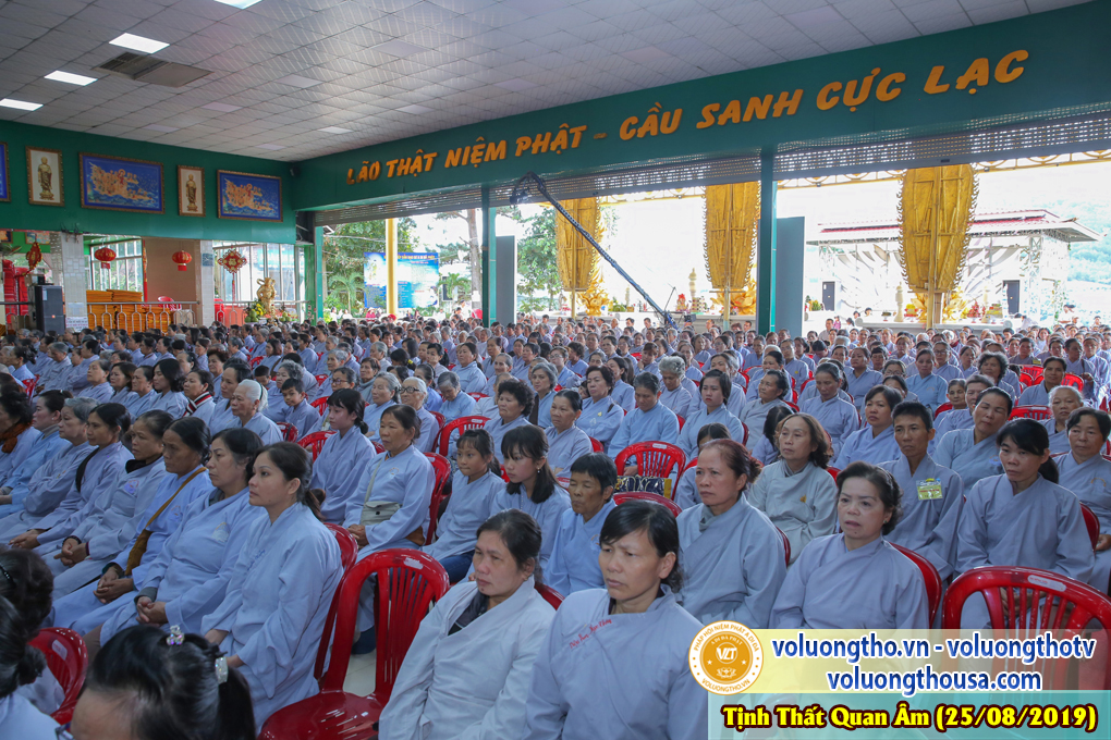 hinh-anh-cong-tu-chu-nhat-ngay-25-08-2019-chua-quan-the-am-duc-trong-lam-dong-25.jpg