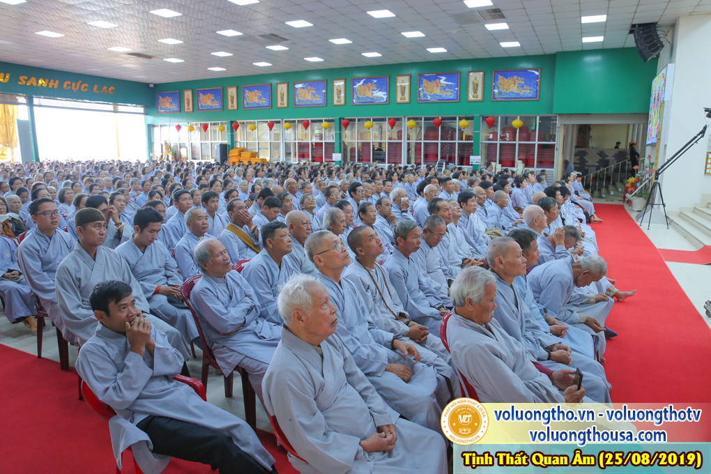 hinh-anh-cong-tu-chu-nhat-ngay-25-08-2019-chua-quan-the-am-duc-trong-lam-dong-29.jpg