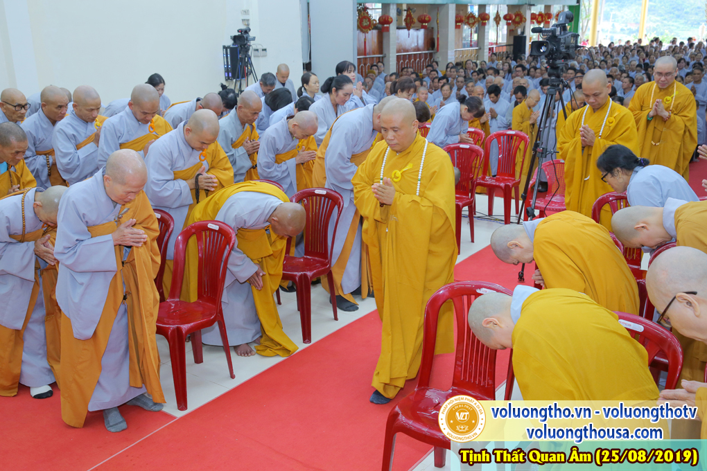hinh-anh-cong-tu-chu-nhat-ngay-25-08-2019-chua-quan-the-am-duc-trong-lam-dong-34.jpg