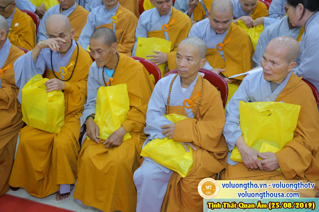 hinh-anh-cong-tu-chu-nhat-ngay-25-08-2019-chua-quan-the-am-duc-trong-lam-dong-36.jpg