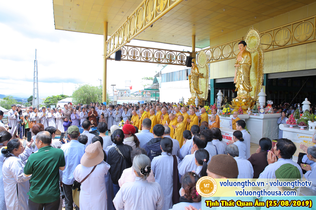 hinh-anh-cong-tu-chu-nhat-ngay-25-08-2019-chua-quan-the-am-duc-trong-lam-dong-38.jpg