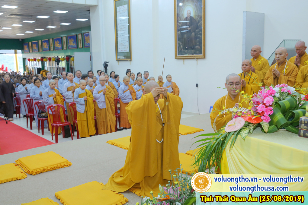 hinh-anh-cong-tu-chu-nhat-ngay-25-08-2019-chua-quan-the-am-duc-trong-lam-dong-41.jpg