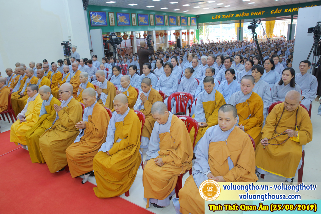 hinh-anh-cong-tu-chu-nhat-ngay-25-08-2019-chua-quan-the-am-duc-trong-lam-dong-6.jpg