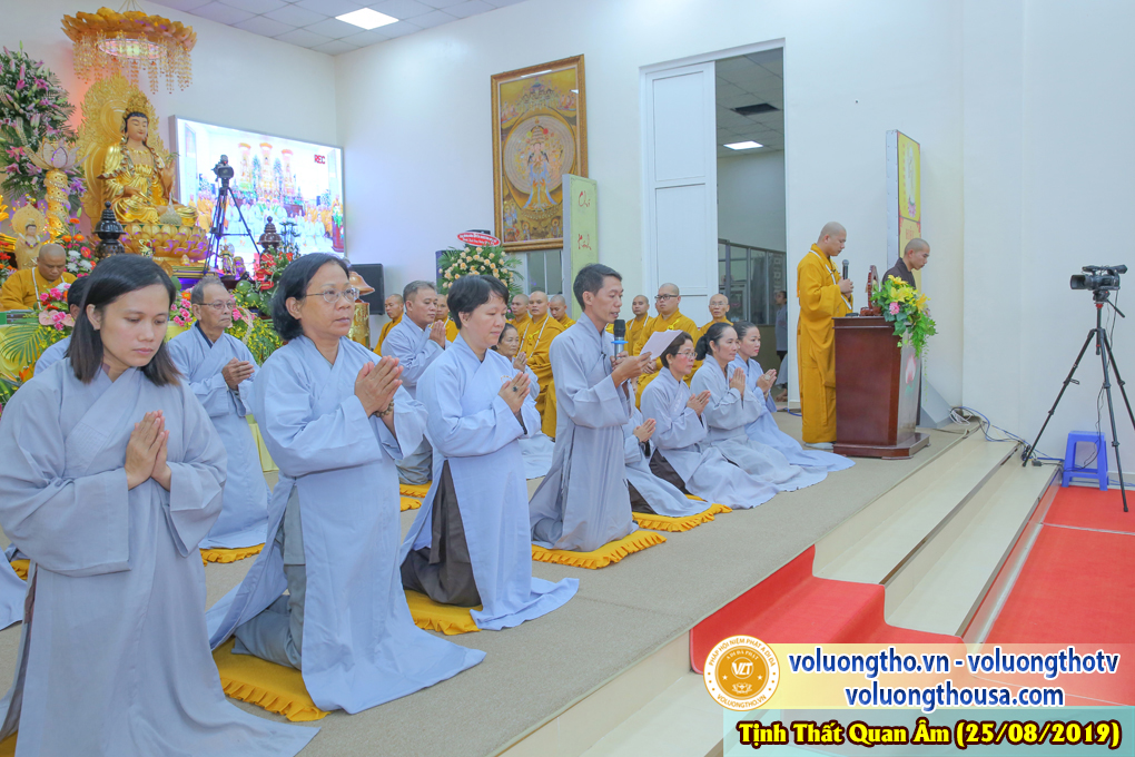 hinh-anh-cong-tu-chu-nhat-ngay-25-08-2019-chua-quan-the-am-duc-trong-lam-dong-9.jpg