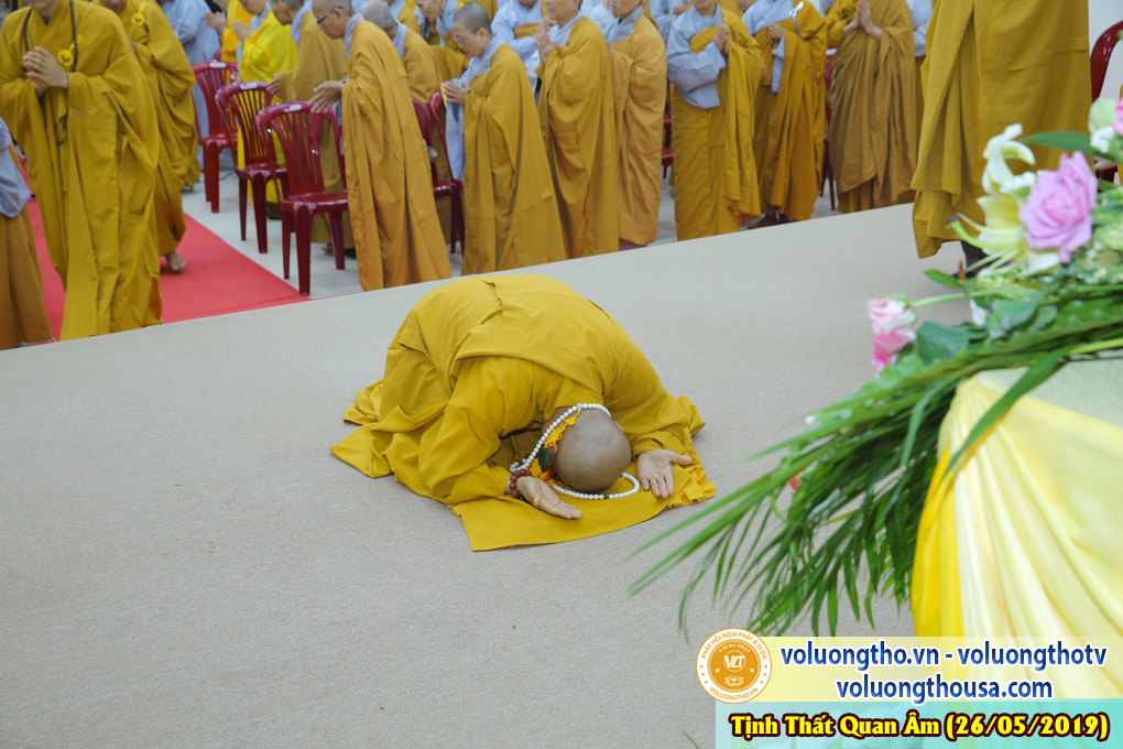 hinh-anh-cong-tu-chu-nhat-ngay-26-05-2019-chua-quan-the-am-duc-trong-lam-dong-12.jpg