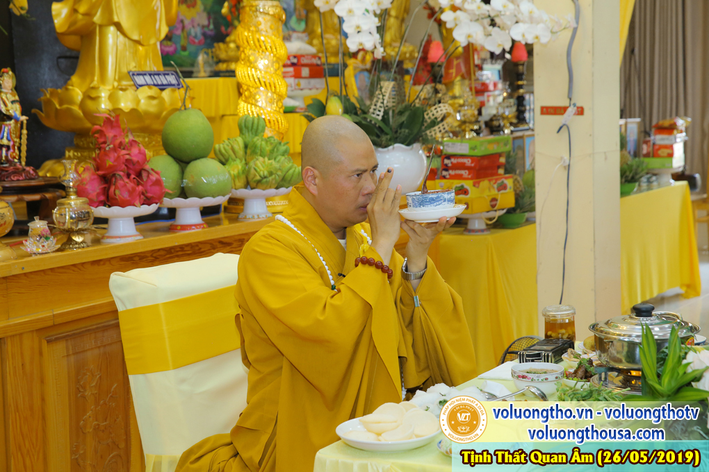 hinh-anh-cong-tu-chu-nhat-ngay-26-05-2019-chua-quan-the-am-duc-trong-lam-dong-16.jpg