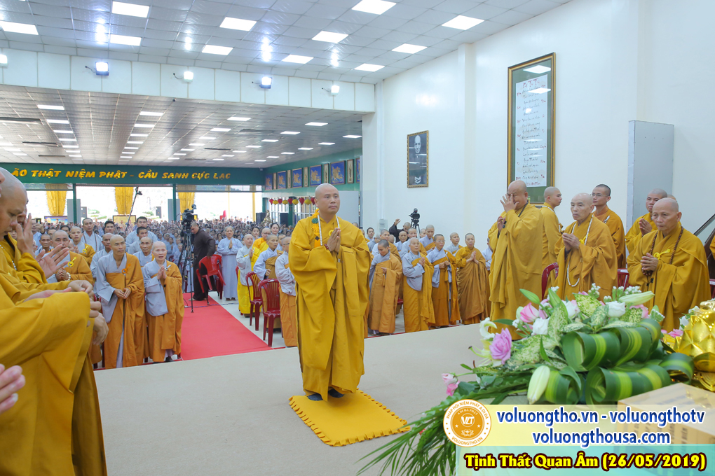 hinh-anh-cong-tu-chu-nhat-ngay-26-05-2019-chua-quan-the-am-duc-trong-lam-dong-23.jpg