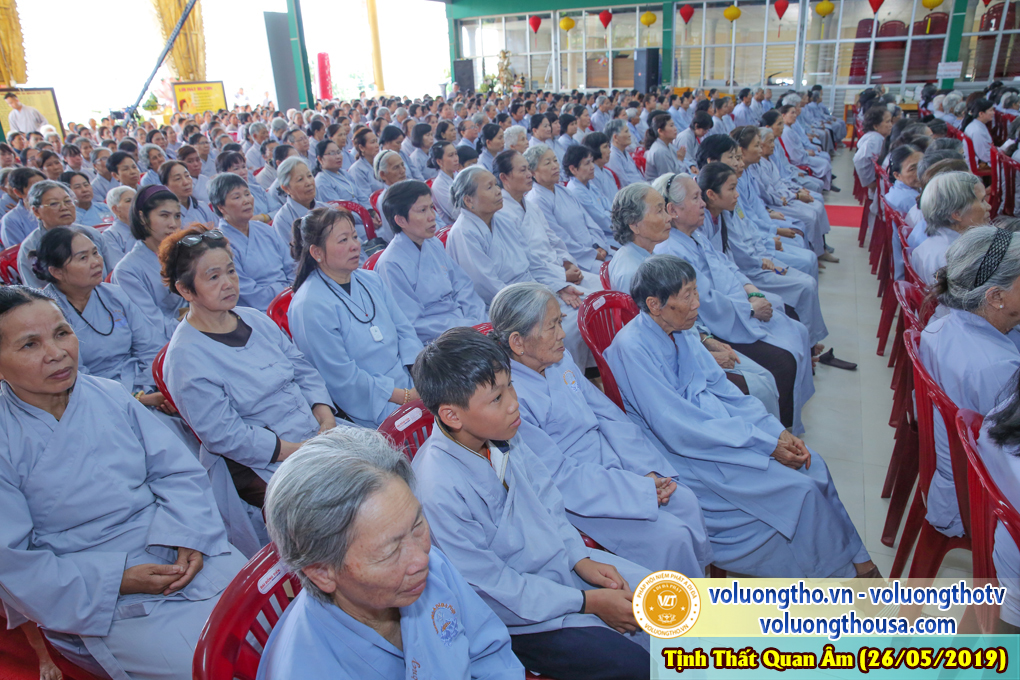 hinh-anh-cong-tu-chu-nhat-ngay-26-05-2019-chua-quan-the-am-duc-trong-lam-dong-9.jpg